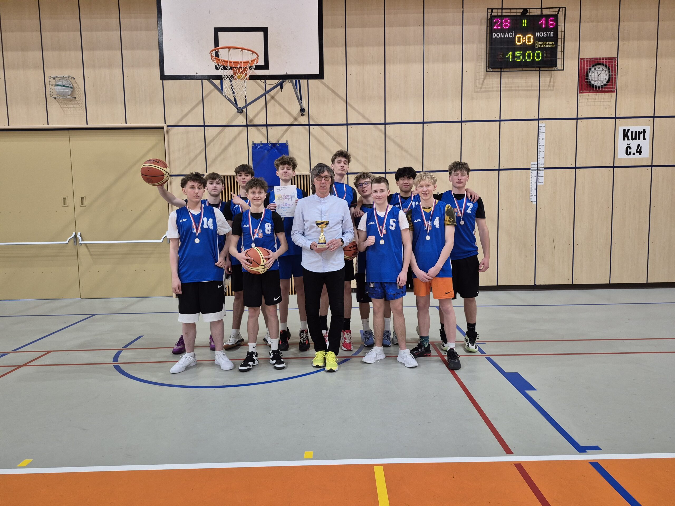 Basketbalová družstva na stupních vítězů